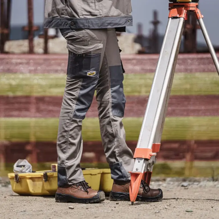 RSG_TechGear_Trousers_Ladies_DesertDust_Styled-6-768x768.webp